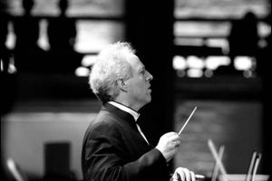 Dirigent Manfred Honeck. Foto: Felix Broede