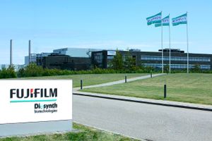 Den japanske kamerakonglomerat Fujifilm vil investere massivt i sin nordsjællandske lægemiddelfabrik for at fordoble den mængde medicin, som kan produceres på anlægget. 