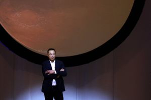 Elon Musk, chief executive officer for Space Exploration Technologies Corp. (SpaceX), pauses while speaking during the 67th International Astronautical Congress (IAC) in Guadalajara, Mexico, on Sept. 27, 2016. Foto: Susana Gonzalez