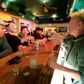 Flere barer genåbnede sidste uge i Wisconsin, da delstatens påbud om at blive hjemme blev underkendt i en lignende sag. Foto: Usa Today Network/Reuters