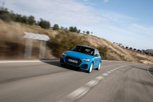 Den nye generation af Audi A1 er vokset og er stadig køreglad, mens den eksklusive miniklassebil har fået kant og en langt mere selvstændig attitude.