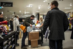 Dansk Erhverv og HK Handel er nået til enighed om en toårig overenskomst. Den indebærer bl.a. en ny ansættelsesform.