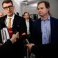 Troels Lund Poulsen (V) samt finansminister Nicolai Wammen (S), Pernille Skipper (EL), Søren Pape Poulsen (KF) og beskæftigelsesminister Peter Hummelgaard (S) under doorstep efter forhandlinger om en økonomisk sommerpakke i Finansministeriet i København natten til mandag den 15. juni 2020. Foto: Philip Davali/Ritzau Scanpix