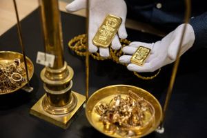 Guldprisen kan ramme rekordniveau i andet kvartal i år, spår ekspert. Det er langt tidligere end først ventet. 