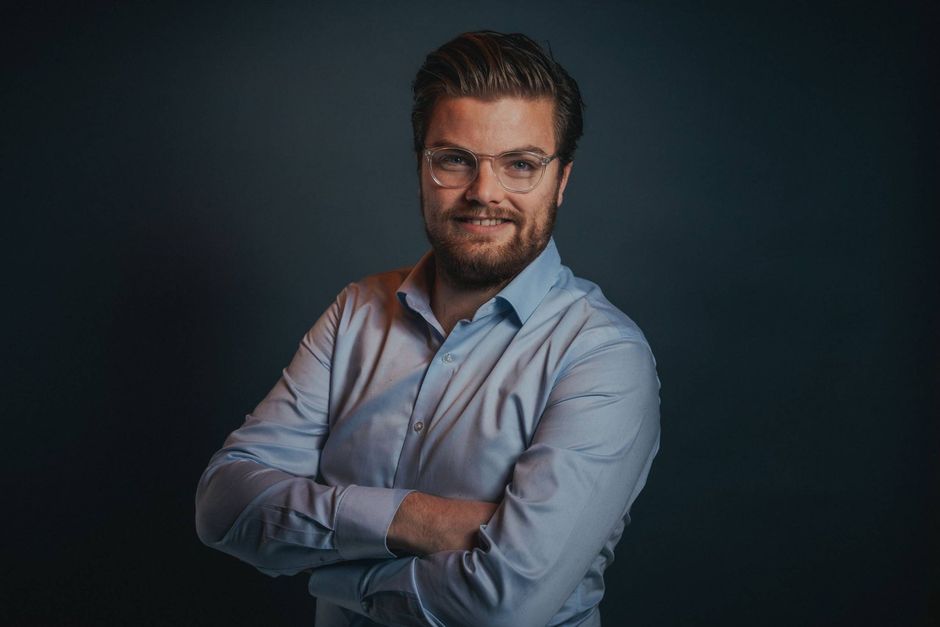 Portræt: Andreas Steno er uden sammenligning den mest populære danske finansanalytiker på sociale medier. Han gik solo efter som ansat i Nordea at have følt sig som en dresseret marionetdukke.
