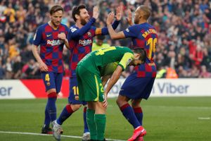 Martin Braithwaite fik lørdag debut for FC Barcelona i en kamp, hvor Lionel Messi stjal opmærksomheden.