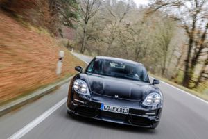 Op til lanceringen af den nye el-Porsche ser salgstallene ud til at overgå sportsvognsklassikeren Porsche 911.