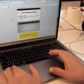 Der har siden mandag været lang kø for at booke en coronaprøve på coronaprover.dk. Mandag kunne Regionernes IT-afdeling fortælle, at systemet kørte langsommere end normalt, men kunne ikke specificere problemet yderligere. Arkivfoto: Liselotte Sabroe/Ritzau Scanpix