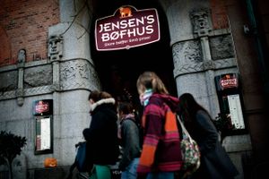 Restaurantkæderne Jensens Bøfhus og Restaurant Flammen savner stadig retningslinjer for, hvordan restauranterne må åbne den 18. maj. 