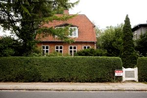 Hurtigere rentestigninger end ventet vil kunne ramme de dyreste boligområder i Danmark.