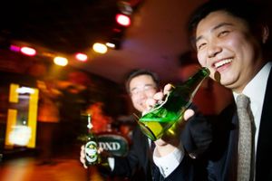 Gæster på natklub i  Urumqi, Kina, 141005. Carlsberg i Kina. Foto: Nana Reimers  