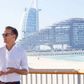 Magnus Kjøller slår til dagligt sine folder i Dubai. Foto: Magnus Kjøller Holding / PR