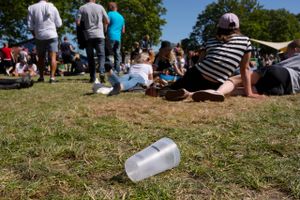 Det har været en "hård fødsel" for de nye vaskbare glas, som skal gøre Roskilde Festival mere klimavenlig.