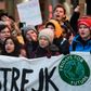 Den svenske klimaaktivist Greta Thunberg har også slået til lyd for, at hendes og andre unges fremtid er truet af klimaforandringerne. Foto: Naina Helen/AFP