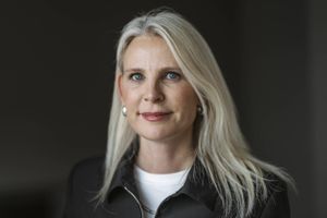 Kjersti Lund stod som barn på en stor sten og organiserede andre børns leg. Nu leder hun ud fra ønsket om at gøre en forskel for hver eneste medarbejders udvikling og liv.