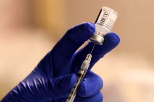 Ifølge EMA er lækkede dokumenter om den europæiske godkendelse af coronavacciner manipulerede og kan skade tilliden til vaccinerne. 