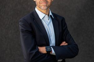 ATP-direktør Bo Foged åbner op for en betændt politisk debat, der kan få stor privatøkonomisk betydning for fremtidens pensionister. Rentefaldet udfordrer ATP's garanti-model, som nu skal analyseres til bunds.