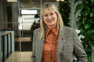 Elin Åhlund skiftede for nylig fra Ikea, hvor hun var i en årrække, til Siemens. For hende er det en selvfølge, at man skal kunne stå i spidsen for svære beslutninger.