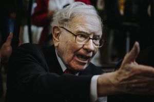 Warren Buffett har købt og solgt ud af aktier, og det får ofte kurserne i selskaberne til at stige eller falde. Tre hemmelige opkøb sendte tre selskabers aktiekurs op. Foto: Bloomberg photo by Houston Cofield