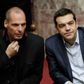 - Premierminister Alexis Tsipras (th.) ønsker et bedre forhold til EU. Det, at Varoufakis (tv.) nu går af, var en aftalt skilsmisse mellem premierministeren og finansministeren, siger økonom Nikos Haritakis.