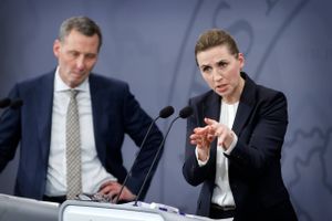 I modsætning til flere topfolk fra Statsministeriet stoppede Justitsministeriets departementschef, Johan Legarth, med at slette sms-beskeder i samme måned, som Minkkommissionen bad ministerierne sikre relevant materiale. 