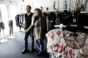 Tøjvirksomheden LauRie sælger i 20 europæiske lande og har indbragt ægtepar millioner. Nu ændrer den sit navn.