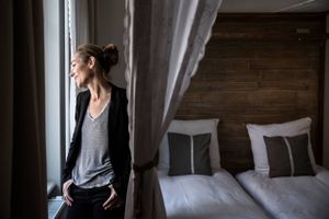 Hotelægteparret Sandra og Marc Weinert lander fortsat store millionoverskud fra deres hotelkæde Guldsmeden Hotels, viser nyt regnskab fra deres holdingselskab.