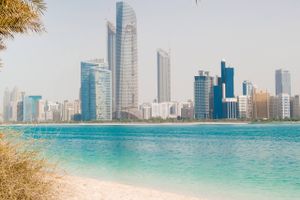 Skat er blevet franarret 9,1 mia. kr. af formodede udenlandske svindlere. Sporene fører bl.a. til London og Dubai. 