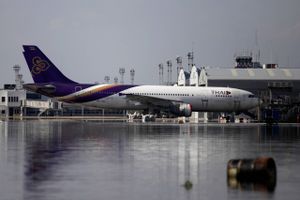 Fly mellem Danmark og Thailand påvirkes af, at Pakistan har lukket sit luftrum for kommercielle flyvninger.