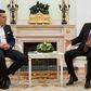 Er det alt sammen bare skuespil, når Tsipras ringer Putin op efter at eskaleret konfrontationen med EU?