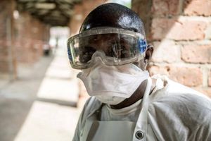 En mand har fået ebola i en by med 1,2 mio. indbyggere i DR Congo, og 8.000 vacciner skal nu for første gang i brug.