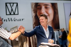 Jens Poulsen er chef for og hovedaktionær i DK Company, der rummer 23 tøjmærker efter en række opkøb. Ikast-koncernen er næststørst i den danske tøjbranche. Foto: Stine Bidstrup.    