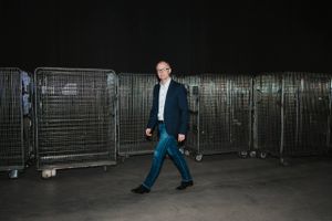 Modsat konkurrenterne sænker Poul Thyregod, der står i spidsen for onlineselskabet Proshop, priserne på sine varer. Det skal gøre selskabet mere konkurrencedygtigt.