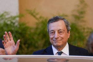 Premierminister Mario Draghi samlingsregering er tæt på at være færdig. Højrefløj synes tæt på at springe fra.