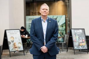 Adm. direktør i 7-Eleven, Jesper Østergaard, ved ikke, hvem der skal dække omkostningerne i forbindelse med hackerangrebet. 
