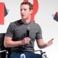 Facebooks grundlægger og topchef Mark Zuckerberg. Selskabets aktie står tirsdag til at fortsætte mandagens markante fald.
