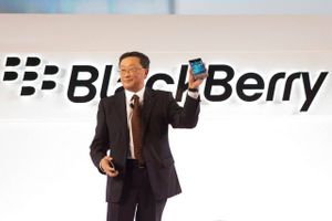 Blackberry-chefen John Chen ved lanceringen af Passport-modellen i Toronto.