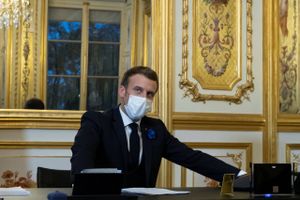 - I alle vores lande er vi vidner til, at folk misbruger retten til asyl, siger den franske præsident, Emmanaul Macron, efter krisemøde med andre EU-lande tirsdag. Foto: Pool/Reuters