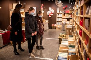 Den danske detailkæde med butikker i 15 lande skruer op for det digitale salg gennem bl.a. partnerskaber. Ambitioner om rekordregnskab er samtidig bremset af nye corona-nedlukninger rundt om i Europa.