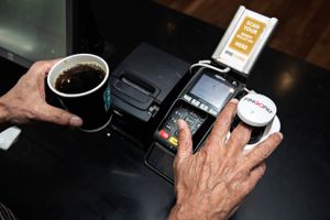 Nets ser store muligheder i såkaldte biometriske betalinger med scanning af eksempelvis finger eller ansigt. Rigspolitiet er ikke afvisende overfor at bruge fysiske kendetegn som ID ved betalinger. 
