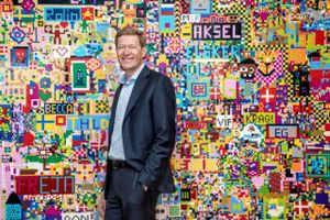 Mens store dele af dansk erhvervsliv har kæmpet for at undgå kvælning under pandemien, har Lego-topchef Niels B. Christiansen leveret med et nyt rekordregnskab, der har blæst konkurrenterne om kuld.