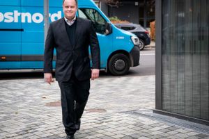 Det blæste Morten Messerschmidts vej, indtil en gammel fjende dukkede op. Fredag fortsatte sagen mod DF-formanden, som er anklaget for svindel og dokumentfalsk. 