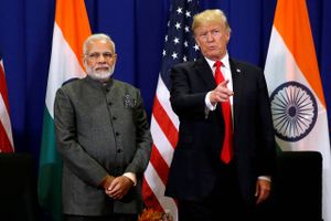 Præsident Donald Trump og indiens permierminister Narendra Modi under et handelsmøde i 2017. Siden er forholdt mellem de to lande blevet mere anspændt. Arkivfoto: REUTERS/Jonathan Ernst
  