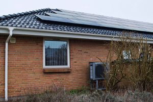 Færre og færre danskere får lyst til at investere i et solcelleanlæg, forudser Dansk Byggeri.