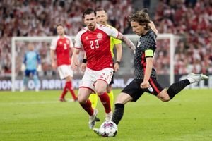 Luka Modric er en af spillets mindre skikkelser målt på fysik. Men den kroatiske stjerne er en af de største, og den type skal dansk fodbold blive bedre til at lokalisere, mener landsholdets assistent, Morten Wieghorst.
