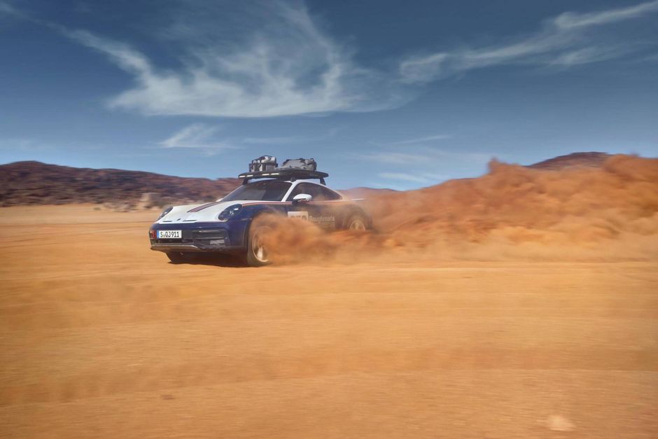 Med lanceringen af den nye 911 Dakar har mærket givet sin populære sportsvogn en seriøs safariforvandling og taget den med på ørkentrek - og JP tog med. 
