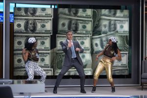 George Clooney spiller den kæphøje tv-vært, hvis aktieråd har fået folk til at gå fallit.