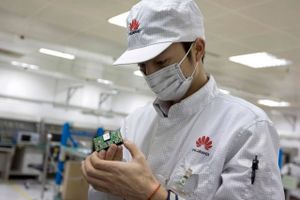 Huawei tilbød briterne at oprette en forskningsenhed, der udelukkende skulle have fokus på at gennemteste Huawei-produkter til brug i Storbritannien. Arkivfoto: AP