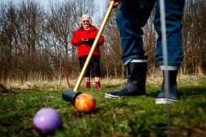 Flere danskere i pensionsalderen kan få seniorpræmie, hvis et nyt lovforslag som ventet bliver vedtaget.