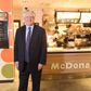 Guy Hands er 57 år, brite, milliardær og nu også ejer af 435 McDonald's-restauranter i Norden. Foto: McDonalds.